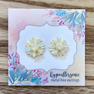 Shiny Daisy Flower Earrings