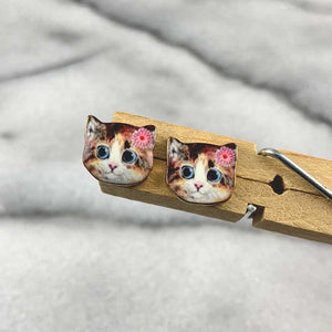 Daisy Cat Post Earrings